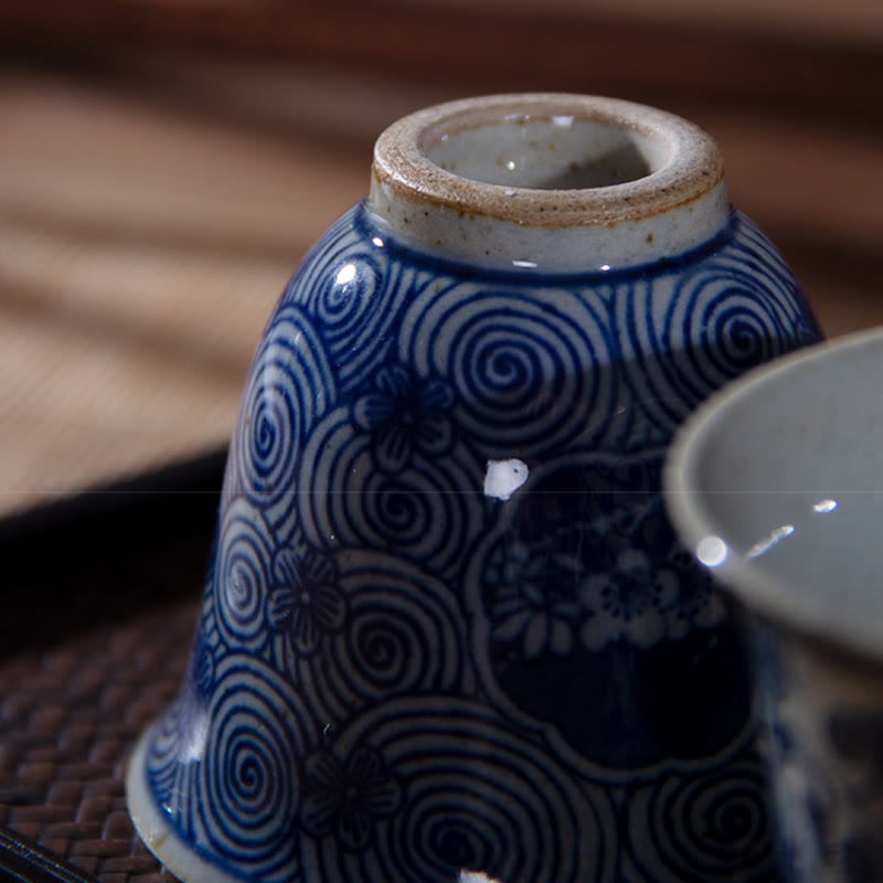 Tasse à thé en céramique de lotus en porcelaine bleue et blanche peinte à la main 100 ml
