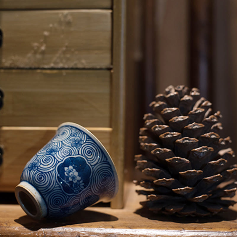 Tasse à thé en céramique de lotus en porcelaine bleue et blanche peinte à la main 100 ml