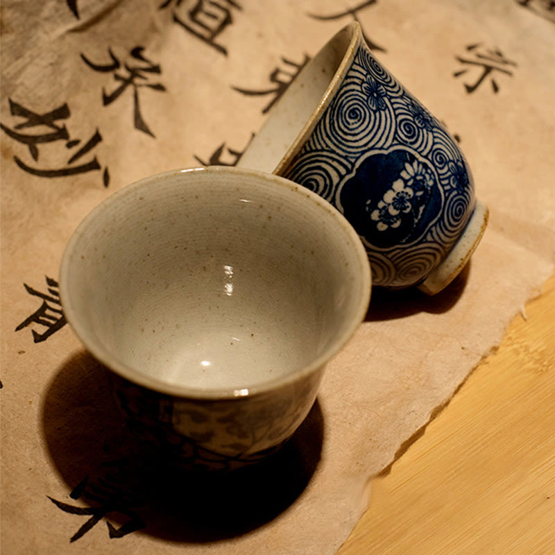 Tasse à thé en céramique de lotus en porcelaine bleue et blanche peinte à la main 100 ml