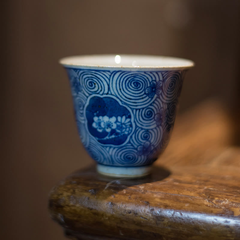 Tasse à thé en céramique de lotus en porcelaine bleue et blanche peinte à la main 100 ml