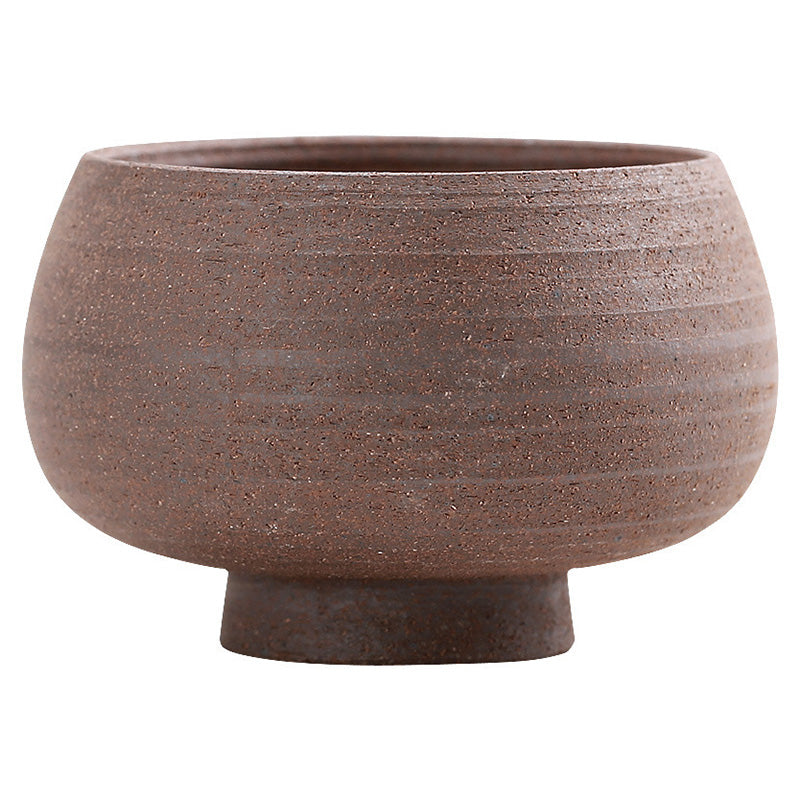 Tasse à thé zen en céramique marron rétro fabriquée à la main pour des rituels de thé conscients