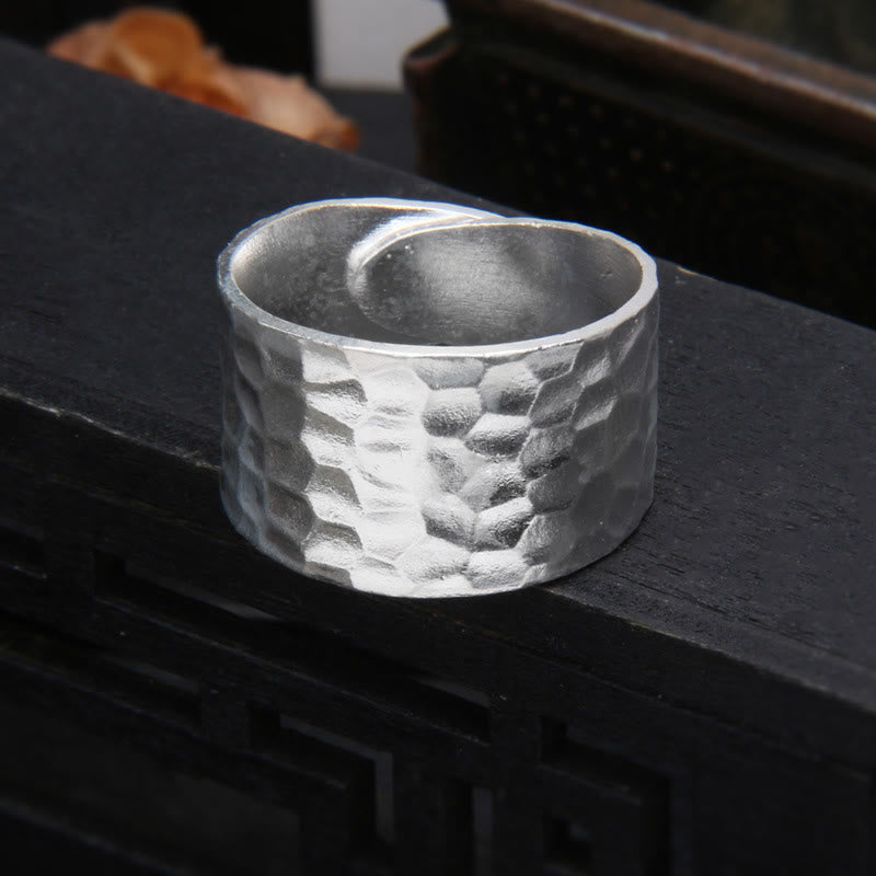 Bague spirituelle en argent sterling 990, faite à la main, avec motif martelé