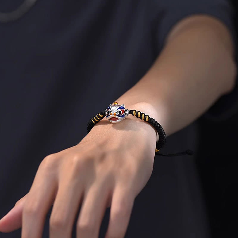 Bracelet de protection en fil rouge fait main avec lion dansant