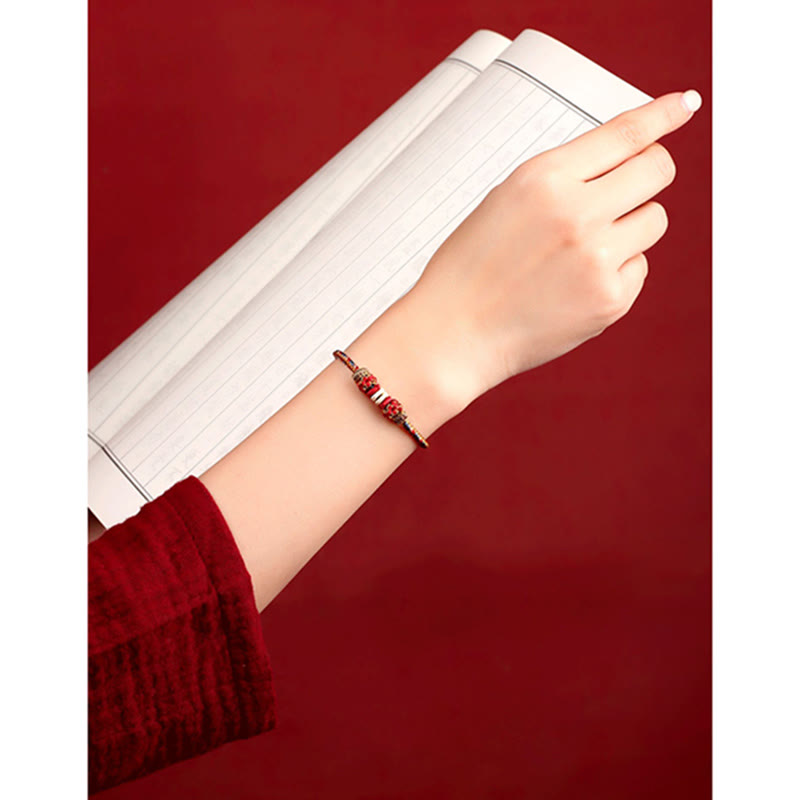 Bracelet porte-bonheur Dunhuang fait main en fil rouge