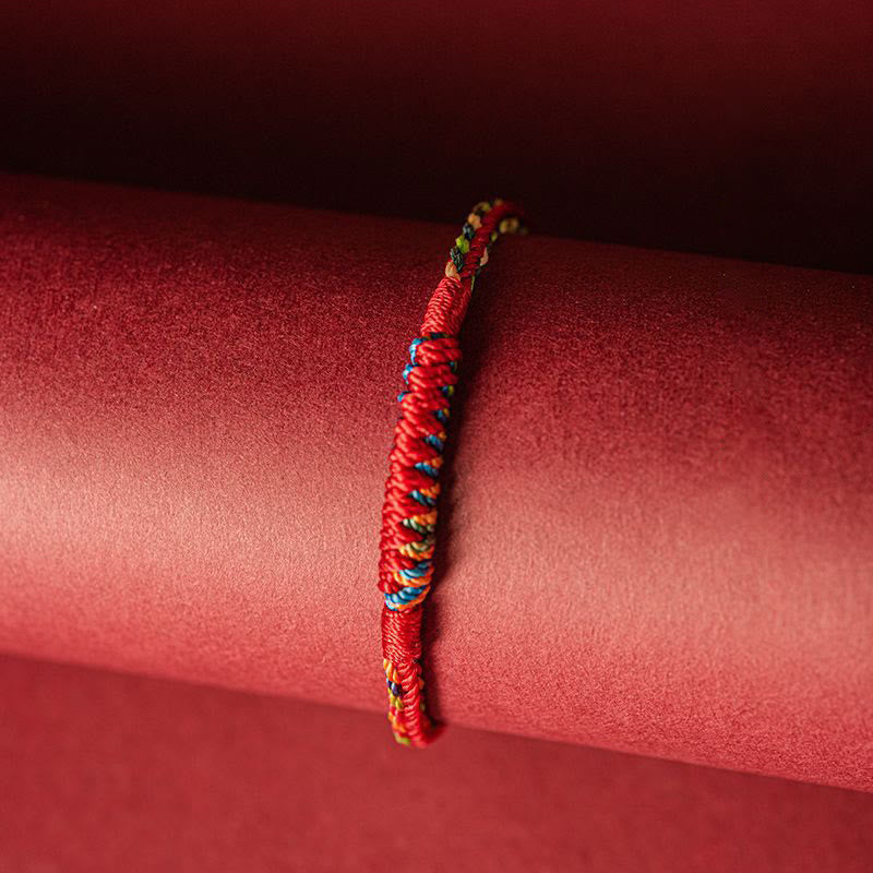 Bracelet de protection fait main en fil rouge à cinq couleurs