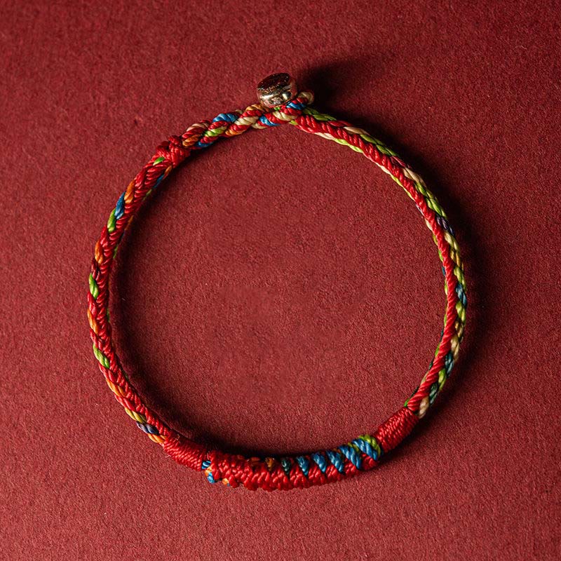 Bracelet de protection fait main en fil rouge à cinq couleurs