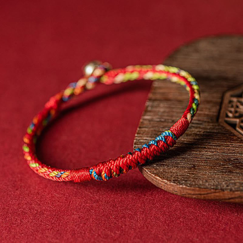 Bracelet de protection fait main en fil rouge à cinq couleurs
