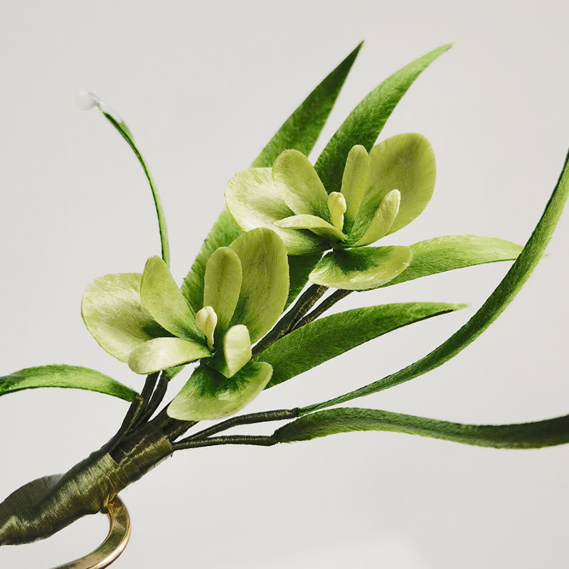 Broche à cheveux en soie faite à la main avec fleurs vertes et feuilles