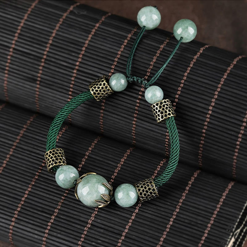 Bracelet porte-bonheur en jade vert fait main | Prospérité et bien-être