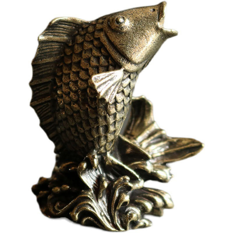 Décoration en cuivre faite à la main en forme de poisson koï pour la chance et la prospérité
