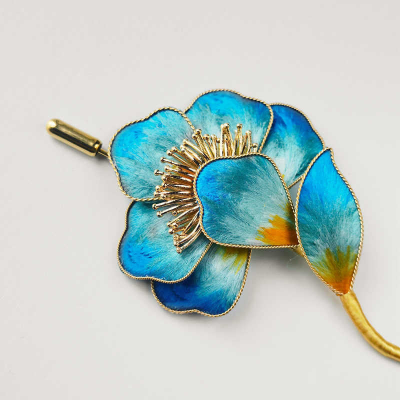 Broche fleur bleue en soie de mûrier faite à la main pour la croissance spirituelle