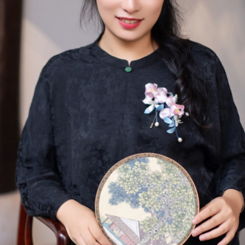 Broche en soie de mûrier faite à la main en forme de vigne d'iris rose pour l'équilibre