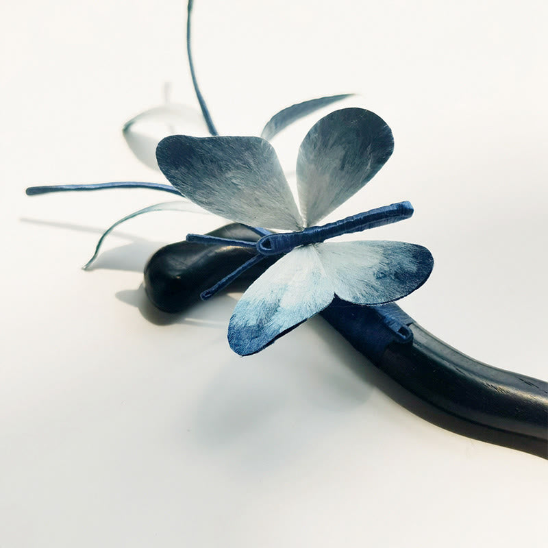 Épingle à cheveux en velours de soie de mûrier faite à la main avec fleur et papillon
