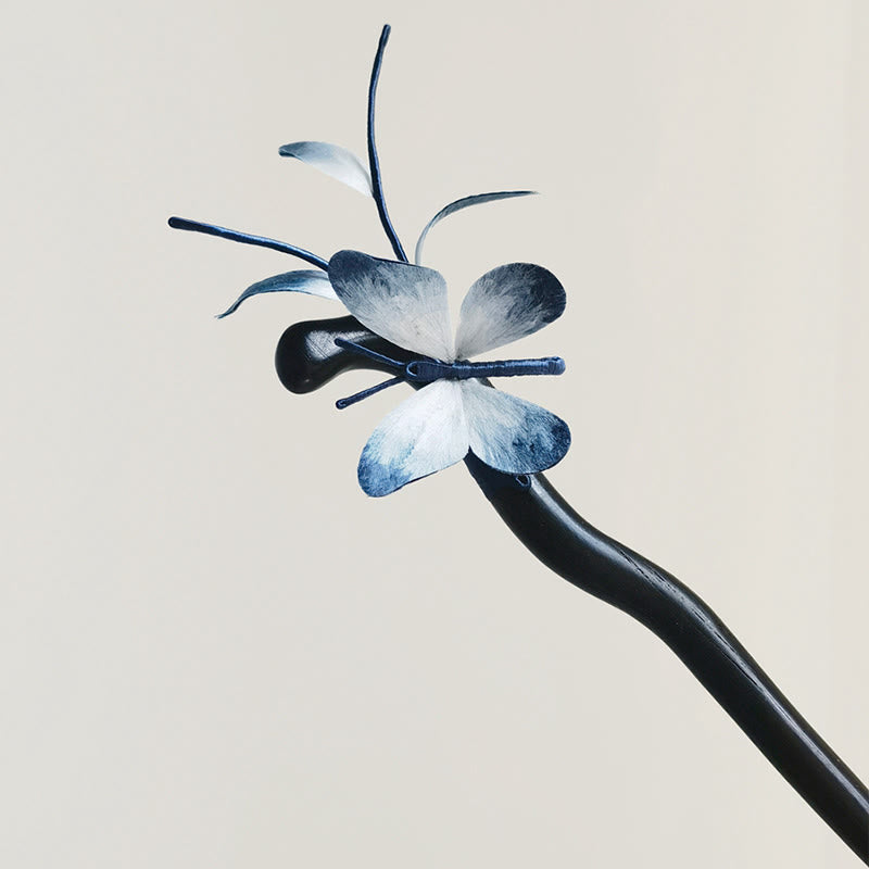 Épingle à cheveux en velours de soie de mûrier faite à la main avec fleur et papillon