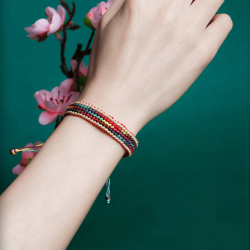 Bracelet en fil rouge multicolore fait main pour la protection et la chance