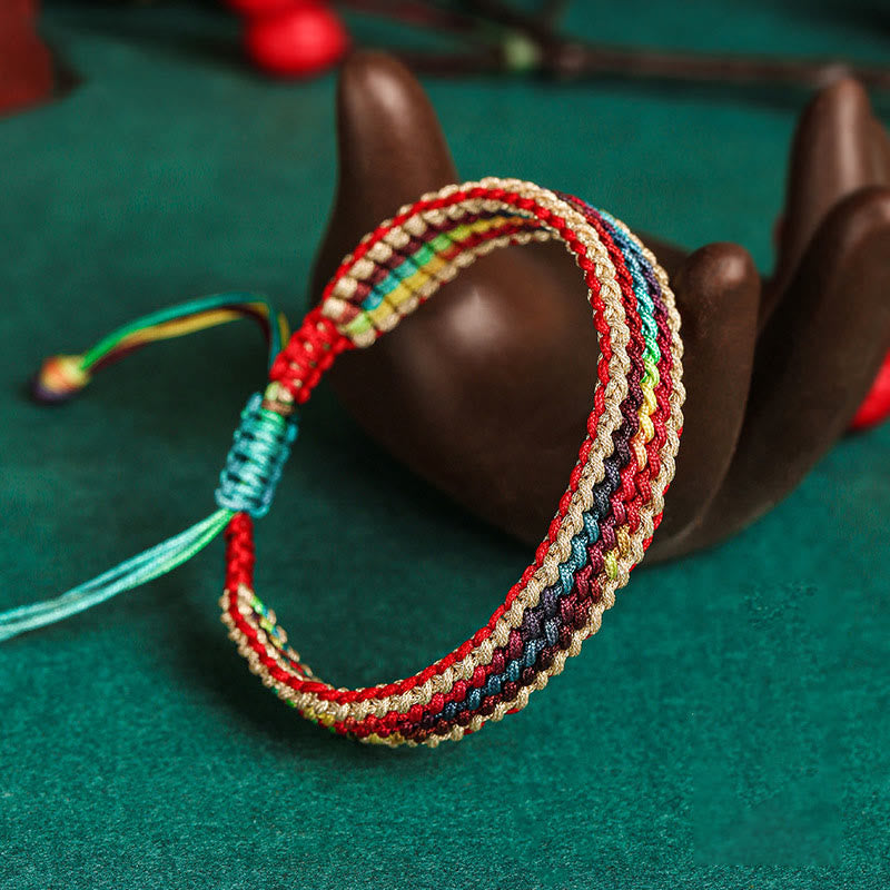Bracelet en fil rouge multicolore fait main pour la protection et la chance