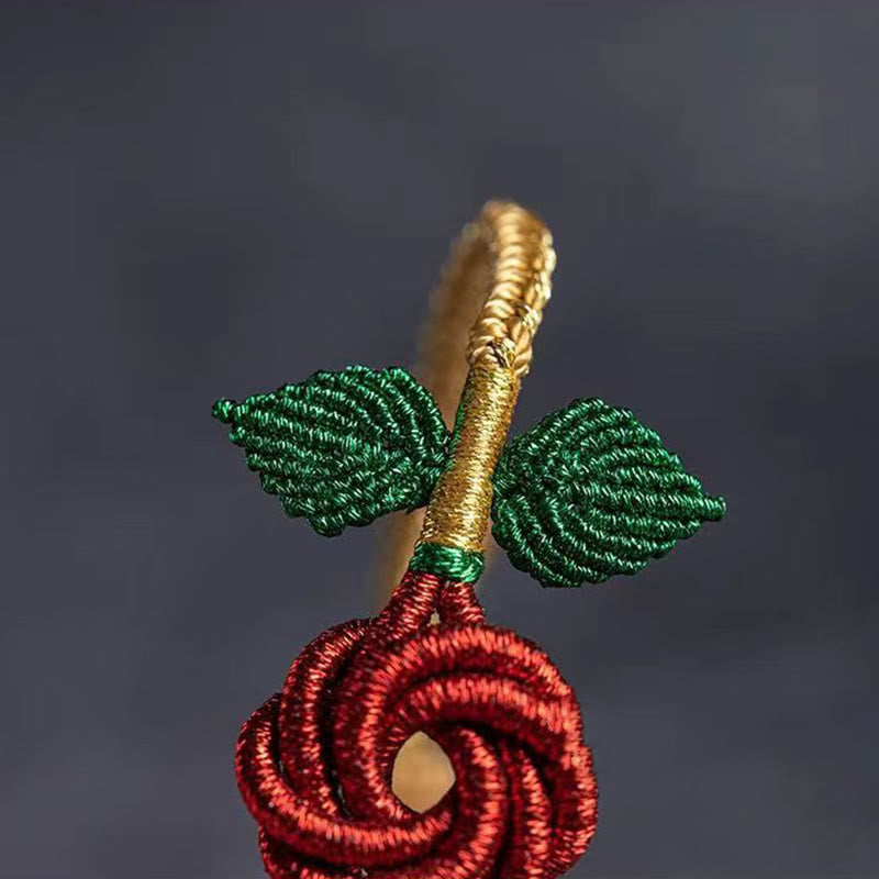 Bracelet en fil rouge fait main avec un nœud de paix à huit fils pour la chance