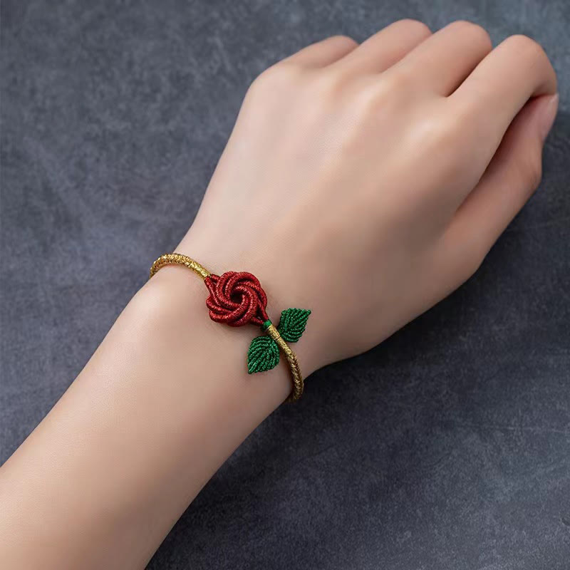 Bracelet en fil rouge fait main avec un nœud de paix à huit fils pour la chance