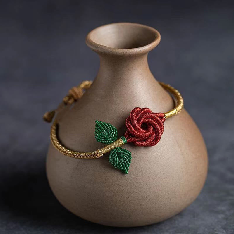 Bracelet en fil rouge fait main avec un nœud de paix à huit fils pour la chance