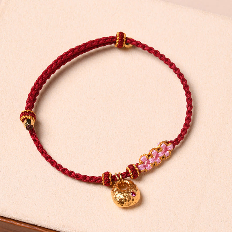 Bracelet de protection en fil rouge fait main pour le renouveau et la chance