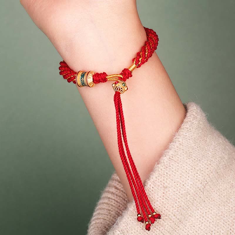 Bracelet tibétain en fil rouge fait main pour la chance et la protection