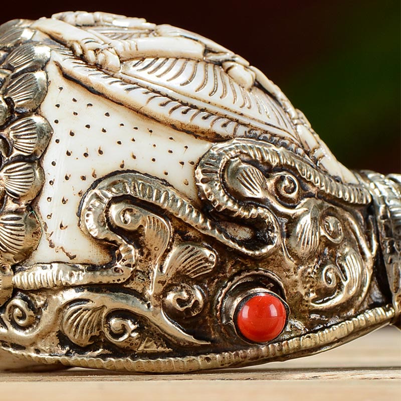 Décoration en coquillage tibétain Shankha faite à la main pour la richesse