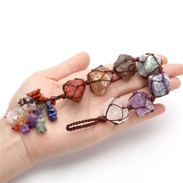 Pierres précieuses suspendues des 7 chakras