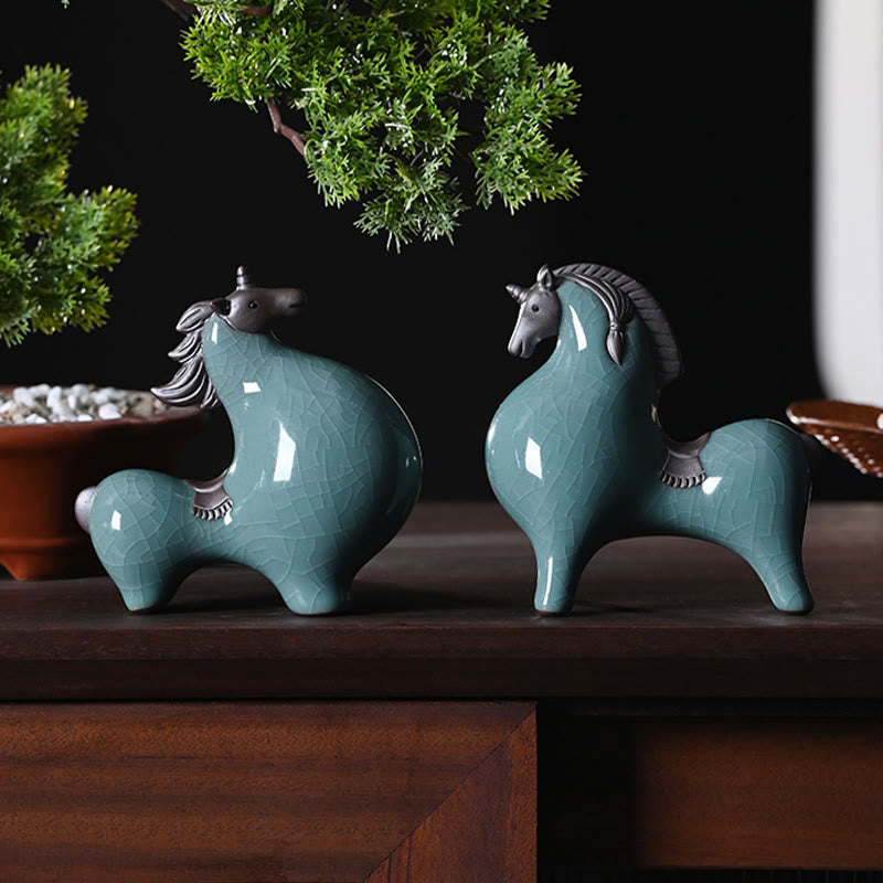 Figurine de cheval en céramique tête baissée de 11 cm pour le succès et la liberté