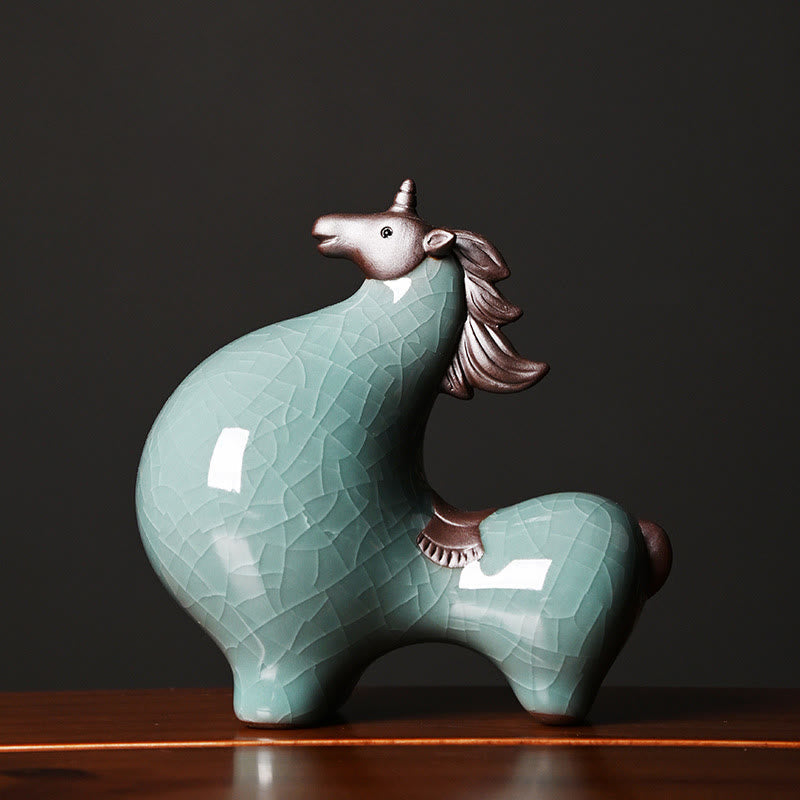 Figurine de cheval en céramique tête baissée de 11 cm pour le succès et la liberté