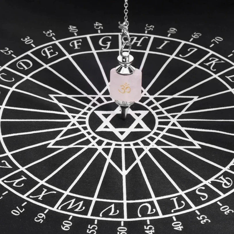 Pendule de guérison en cristal avec chaîne en argent