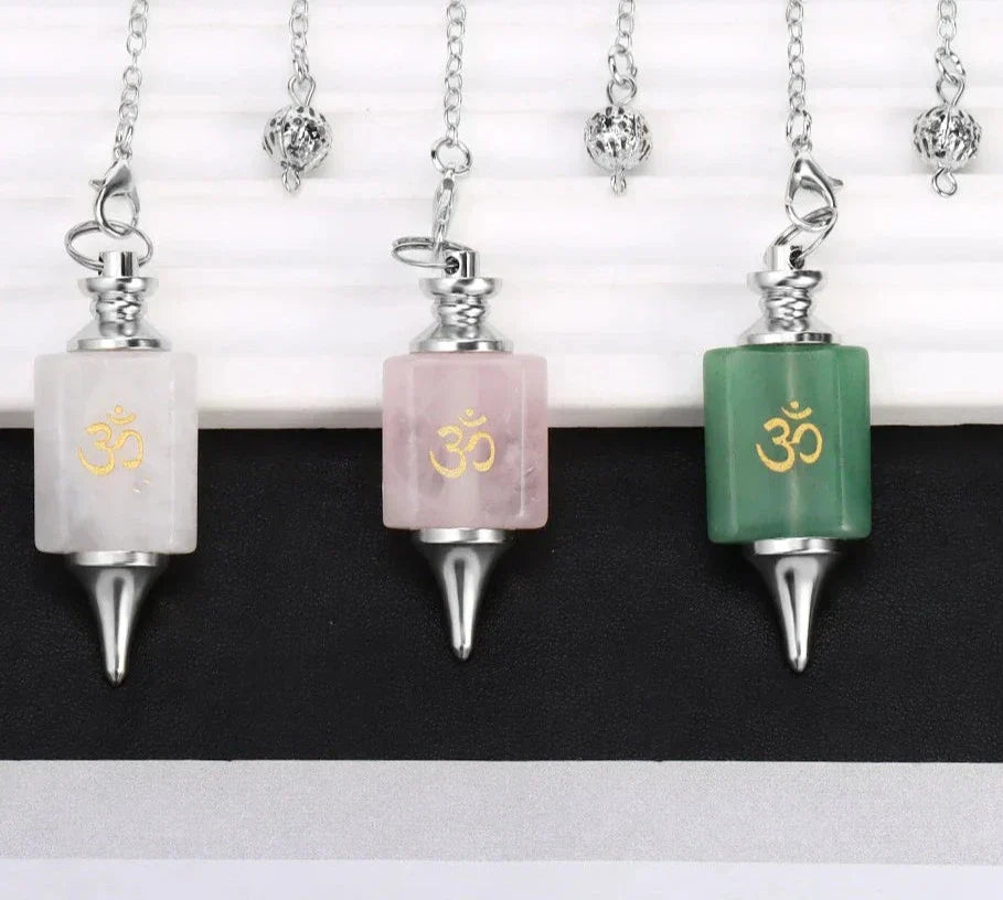 Pendule de guérison en cristal avec chaîne en argent