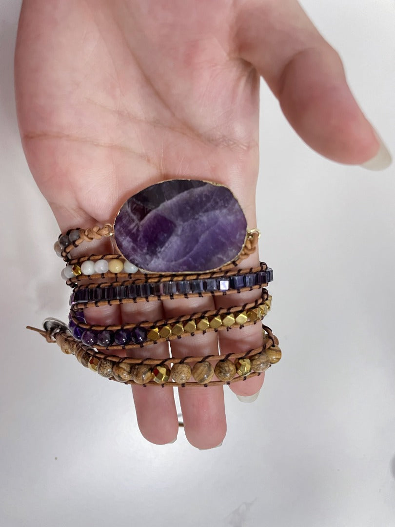 Bracelet enroulé de pierres précieuses curatives : améthyste et aventurine