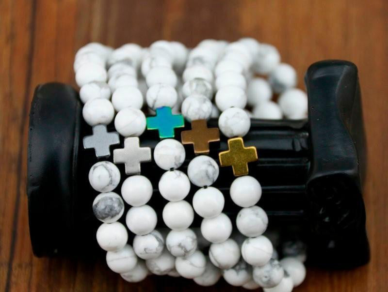 Bracelet croix en hématite et pierre de lave avec turquoise