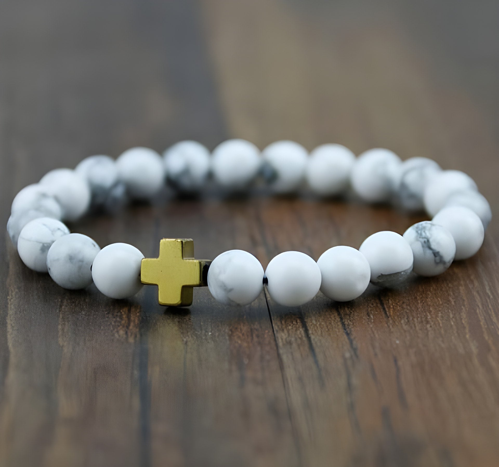 Bracelet croix en hématite et pierre de lave avec turquoise