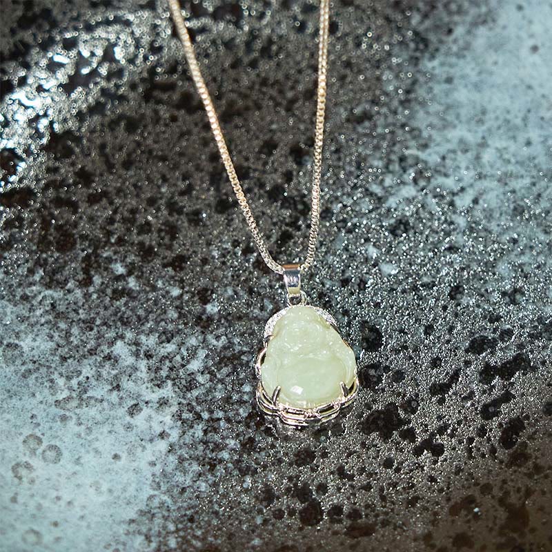 Collier Bouddha rieur en jade Hetian pour l'abondance et la chance