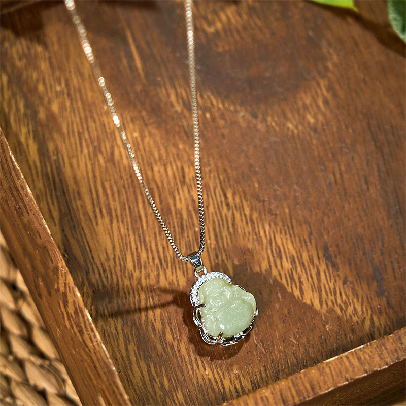 Collier Bouddha rieur en jade Hetian pour l'abondance et la chance