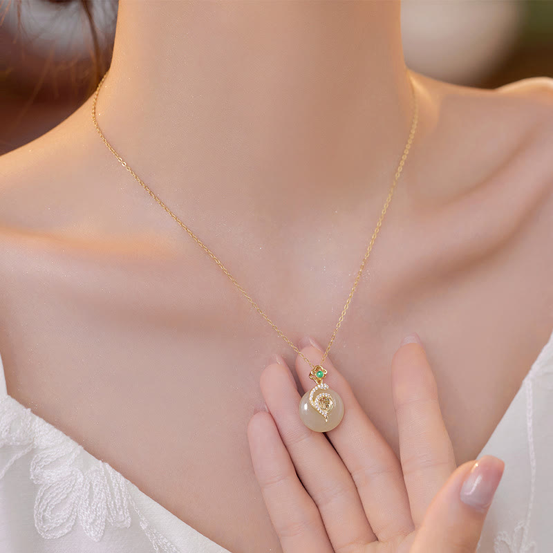 Collier serpent à boucle de paix en jade Hetian