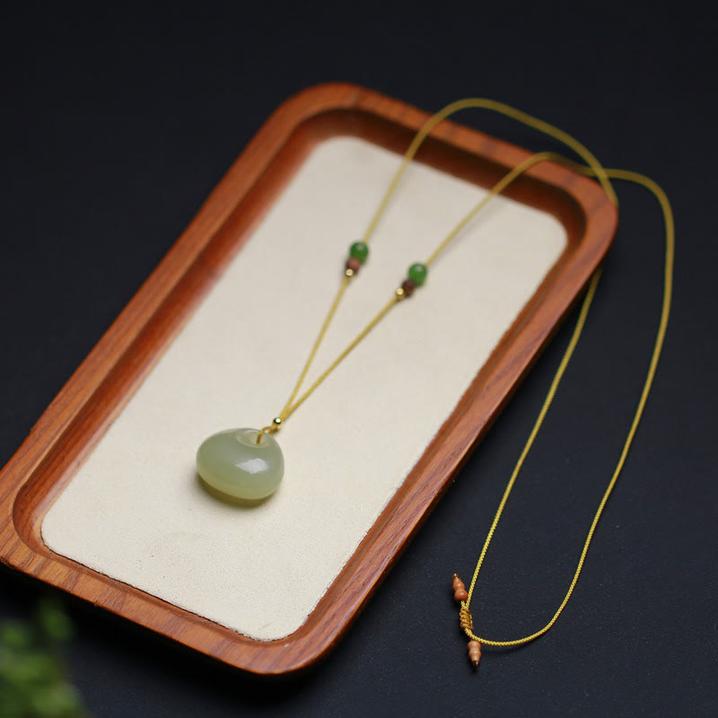Collier pendentif prospérité en jade Hetian | Modèle petit sac