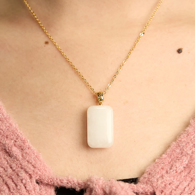 Collier en argent et jade Hetian pour la prospérité et l'équilibre