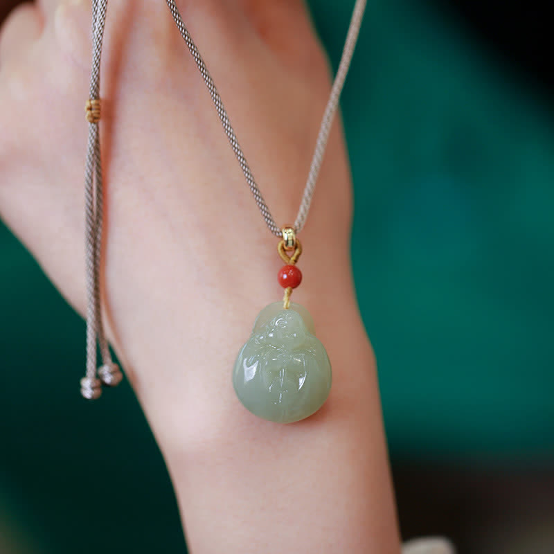 Collier de prospérité en jade Hetian avec pendentif Bouddha rieur