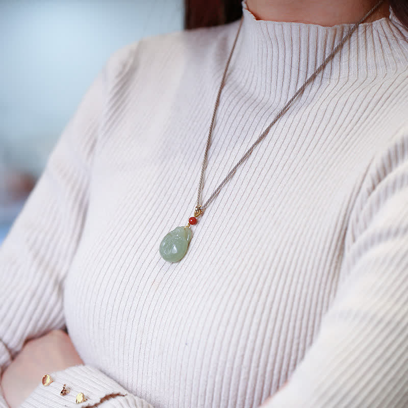 Collier de prospérité en jade Hetian avec pendentif Bouddha rieur