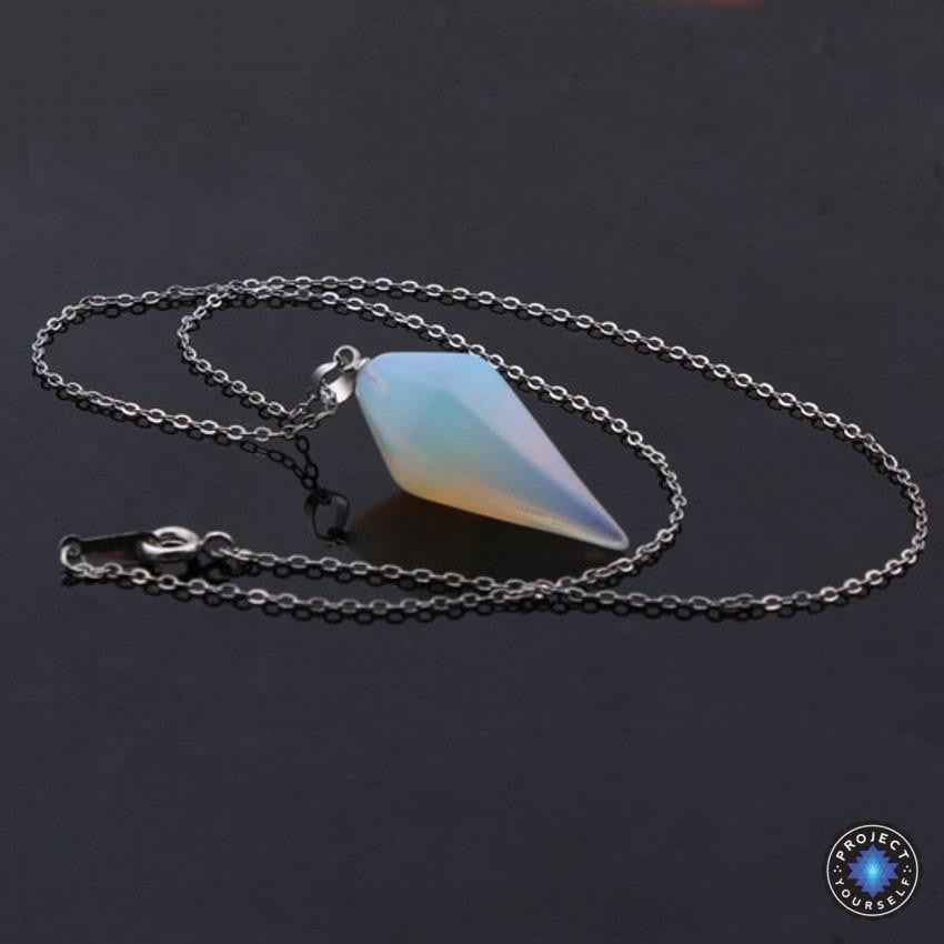 Cristal d'opale hexagonal pour le nettoyage de l'aura