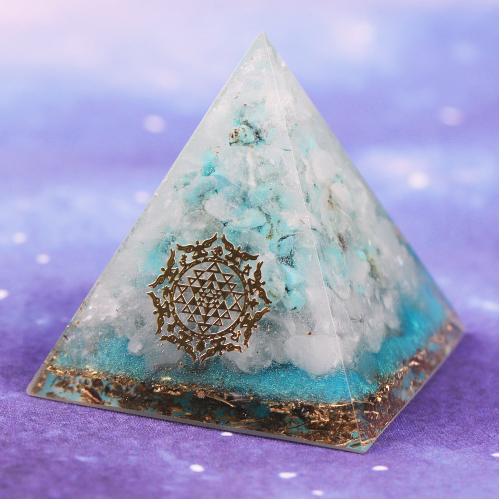 Pyramide d'orgonite d'amour supérieur