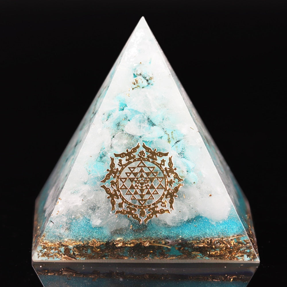 Pyramide d'orgonite d'amour supérieur