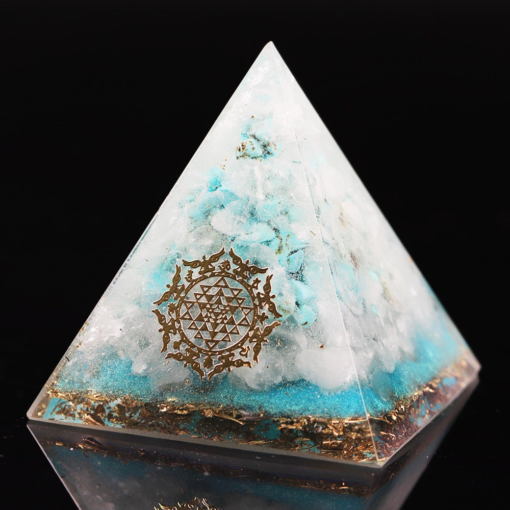 Pyramide d'orgonite d'amour supérieur