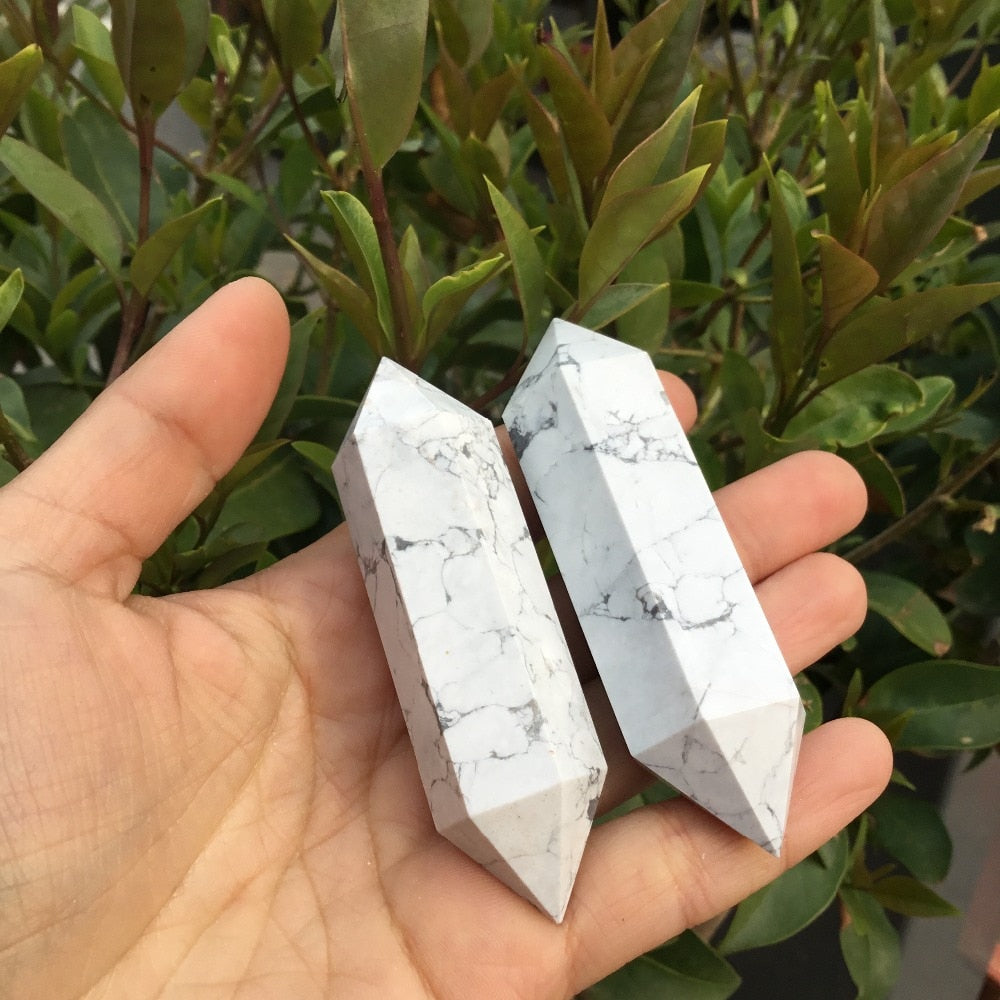 Tour de guérison en cristal Howlite pour l'équilibre des chakras
