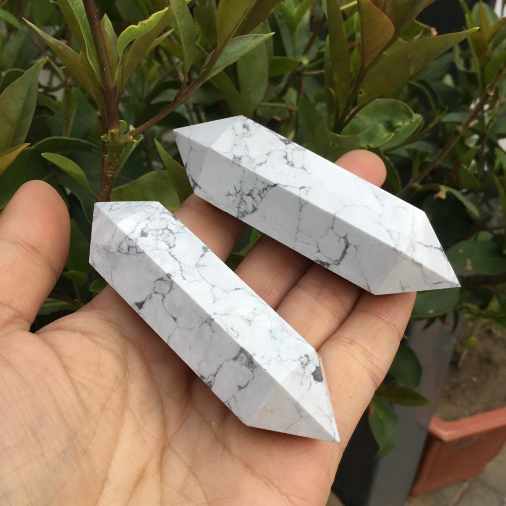 Tour de guérison en cristal Howlite pour l'équilibre des chakras