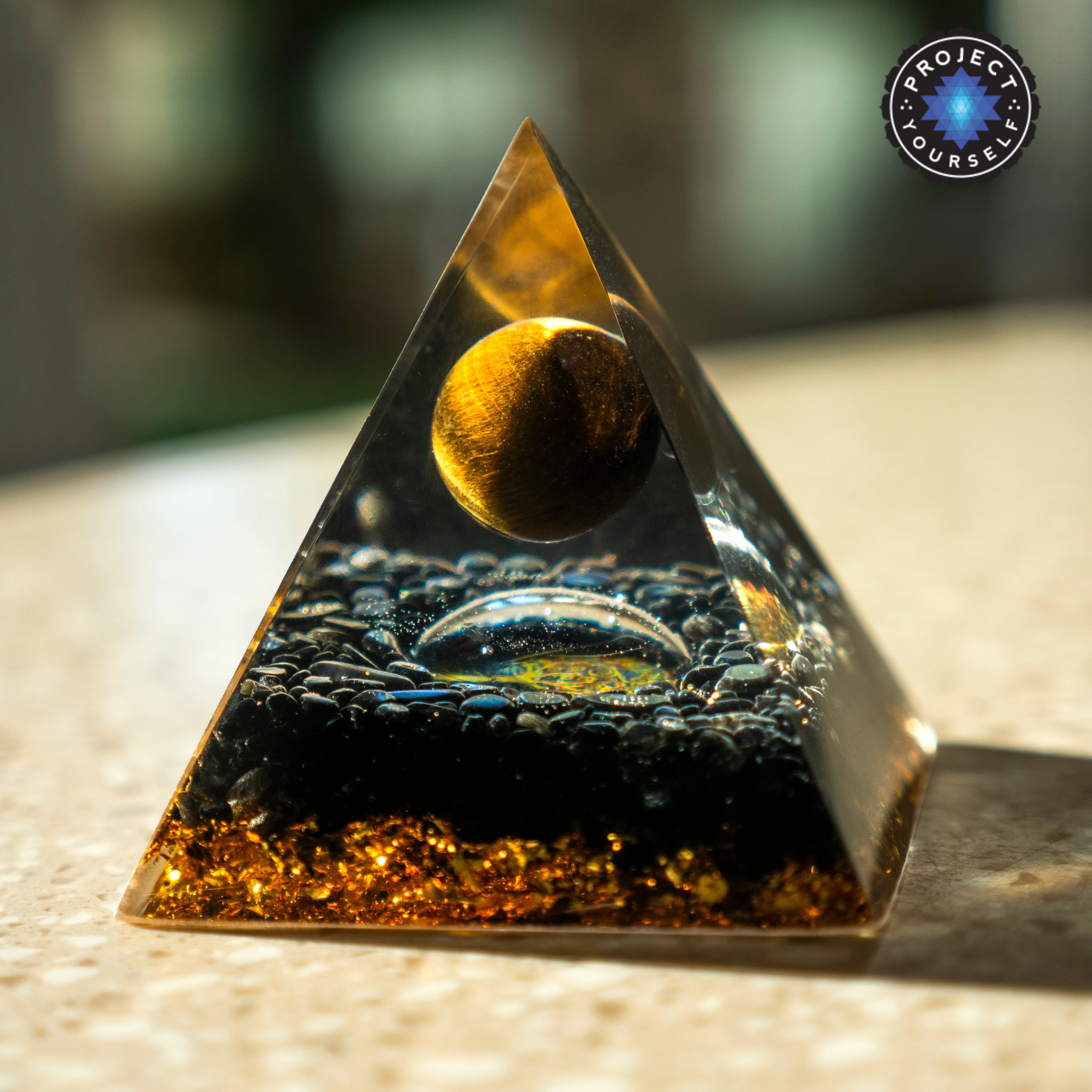 Pyramide d'orgone d'appel intérieur
