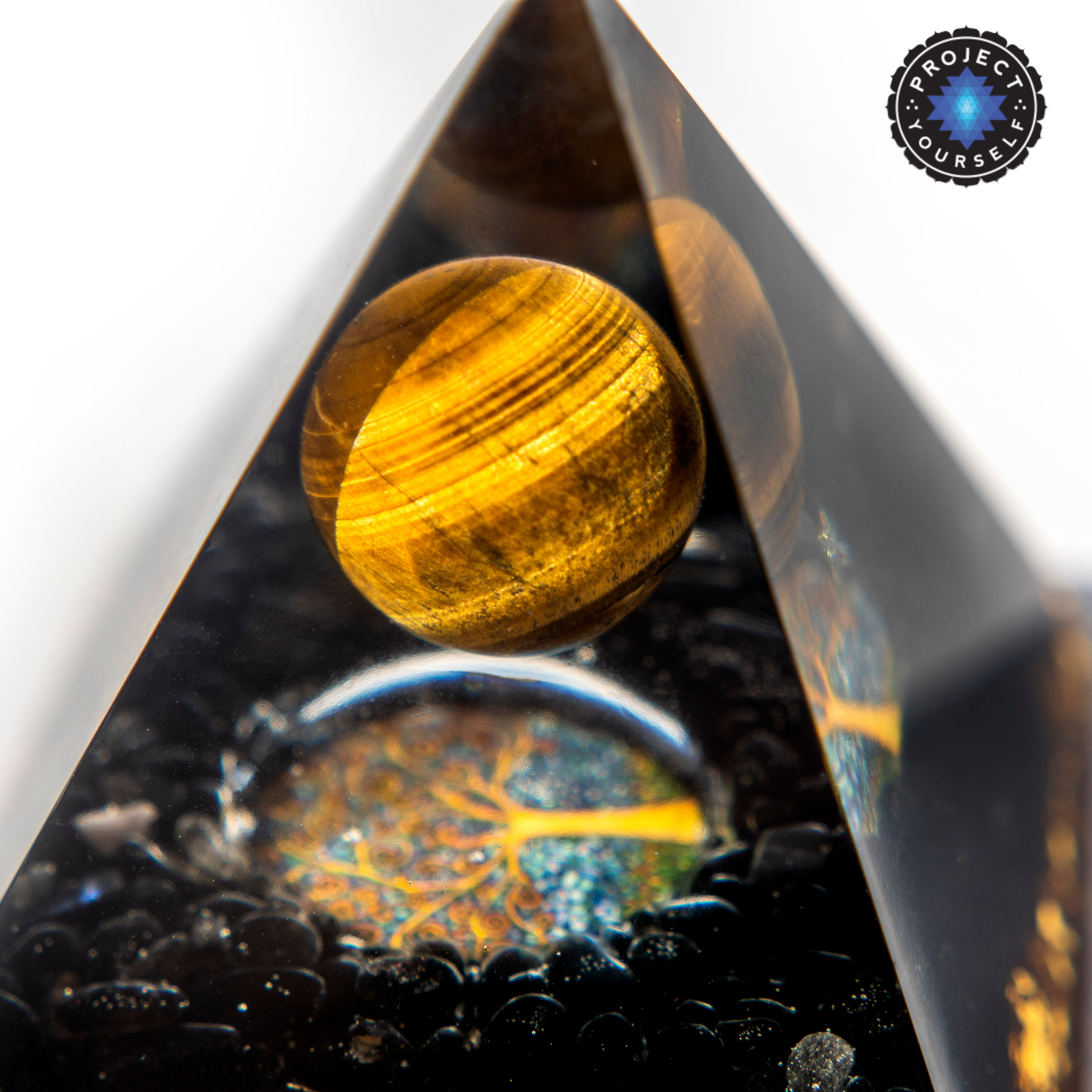 Pyramide d'orgone d'appel intérieur