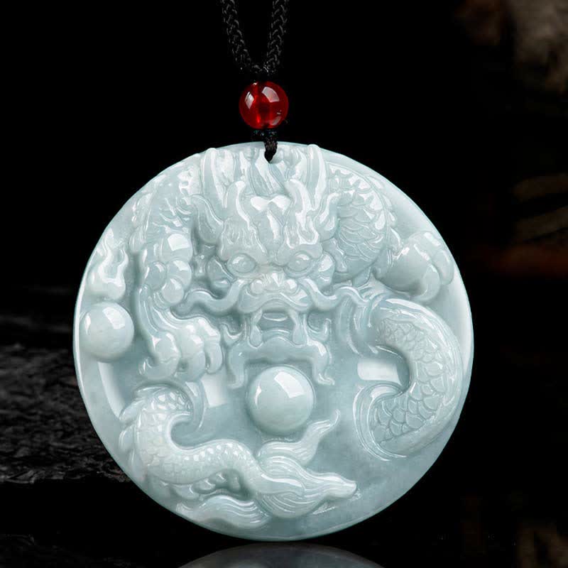 Collier amulette dragon de jade pour le succès et la protection